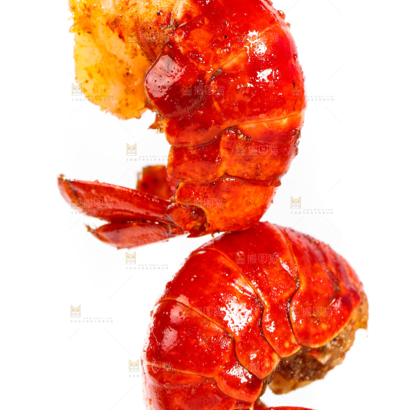 白底上的麻辣虾尾