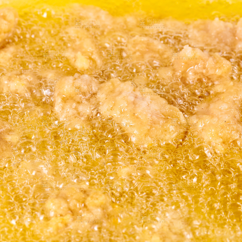 油锅里炸着鸡米花
