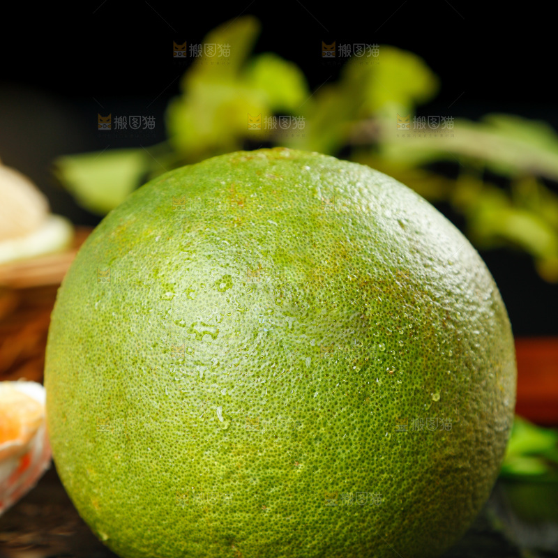 黑底上的进口金柚