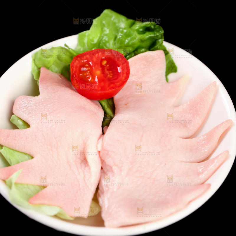 黑底上一盘新鲜鸡冠