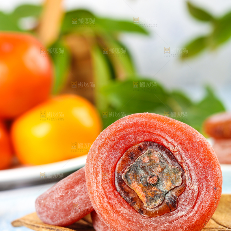 白石板上一盘富平柿饼