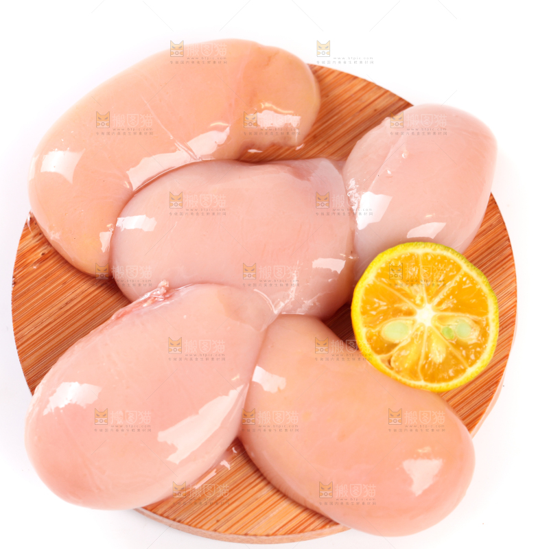 木板上放着鸡腰子