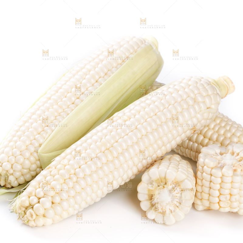 白底上放着牛奶玉米