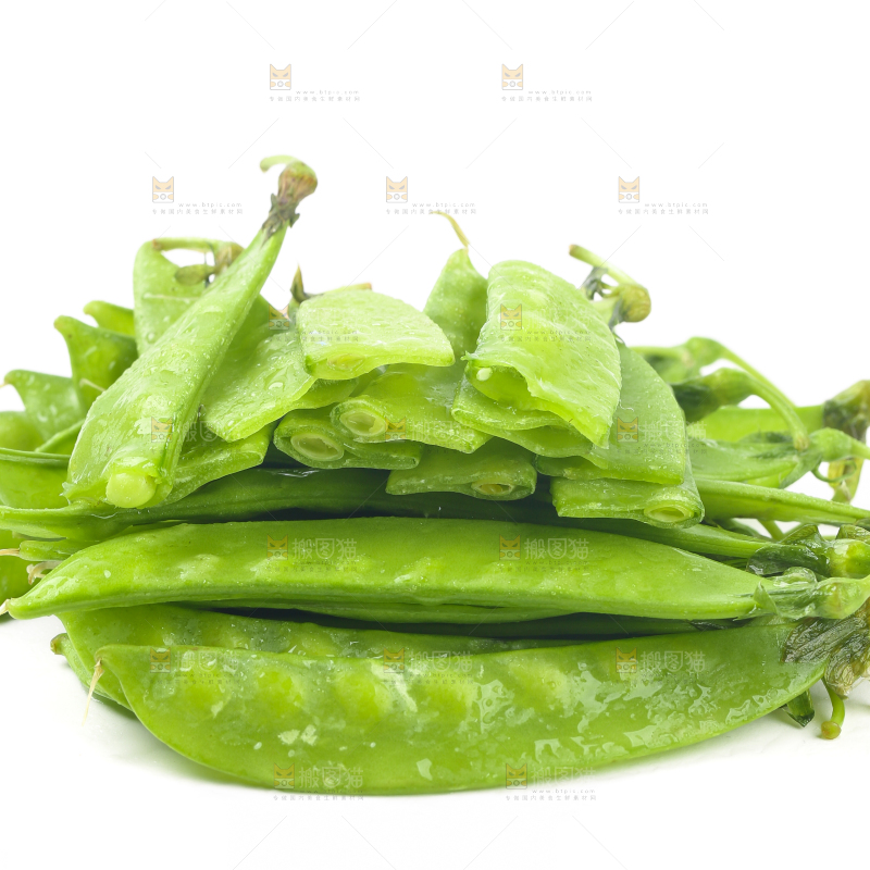 白底上摆放着豌豆荚