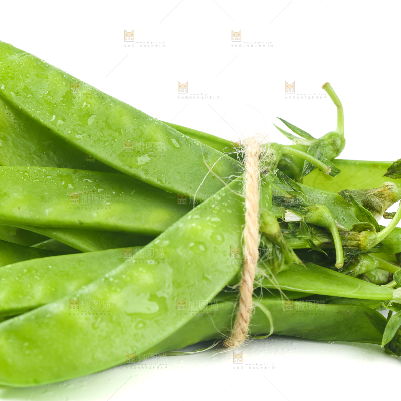 白底上放着一把豌豆荚
