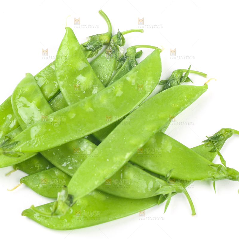 白底上摆放着豌豆荚