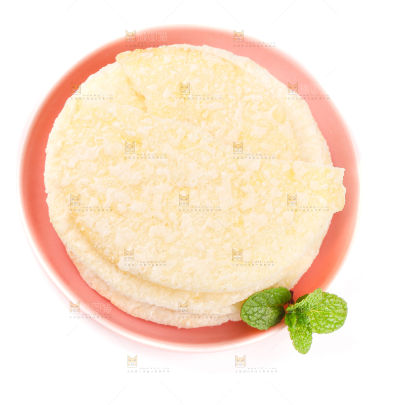 碟子里放着米饼
