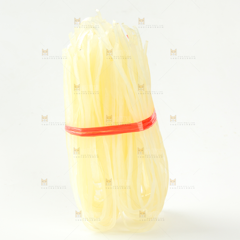 白底上的干河粉