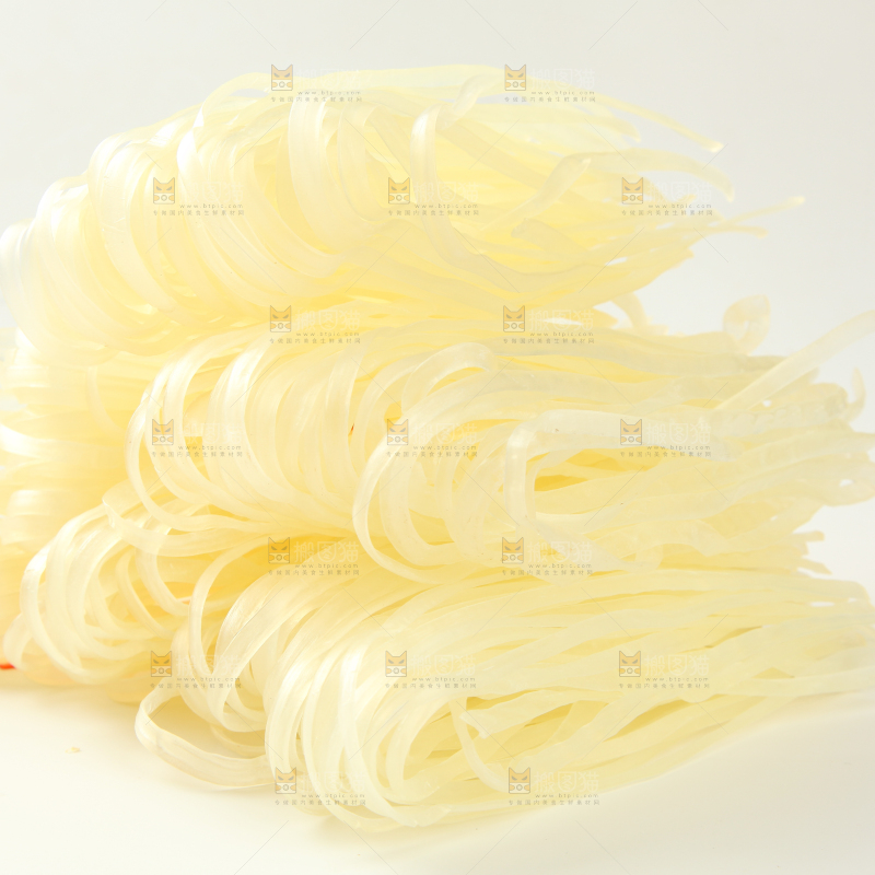 白底上的沙河粉