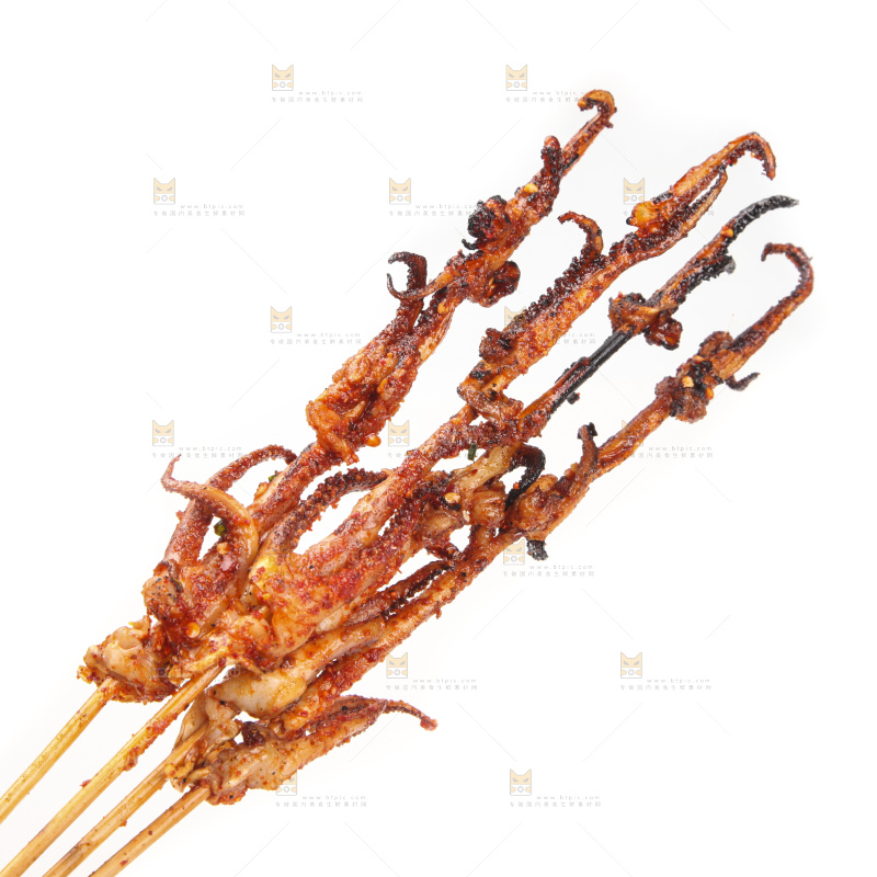 白底上的鱿鱼串