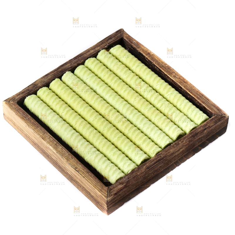 木底上放抹茶卷