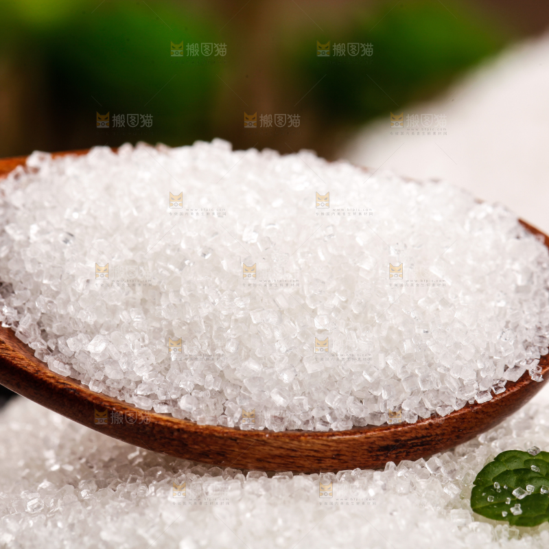碟子里装着白砂糖