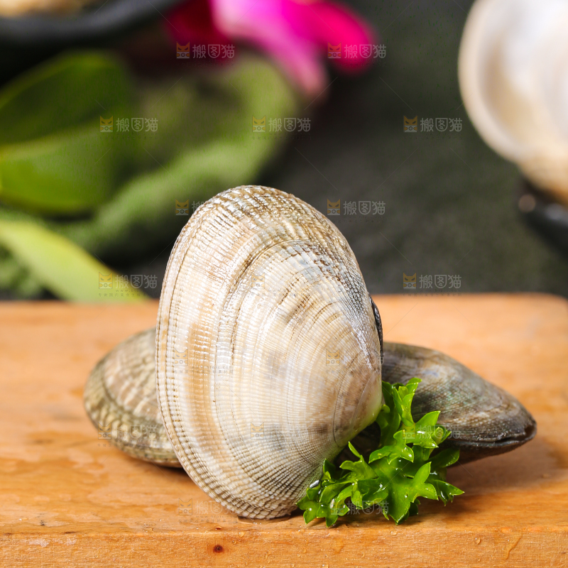 木板上的鲜活花甲