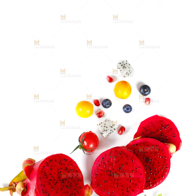 白底上摆放着水果组合