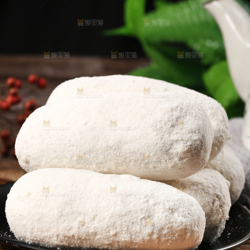 盘子里装着雪枣