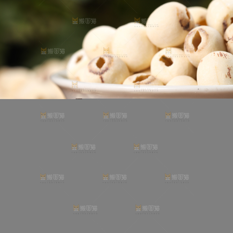 碗里装着干莲子