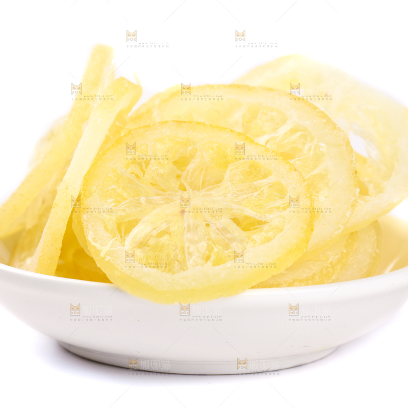 白底上的柠檬干