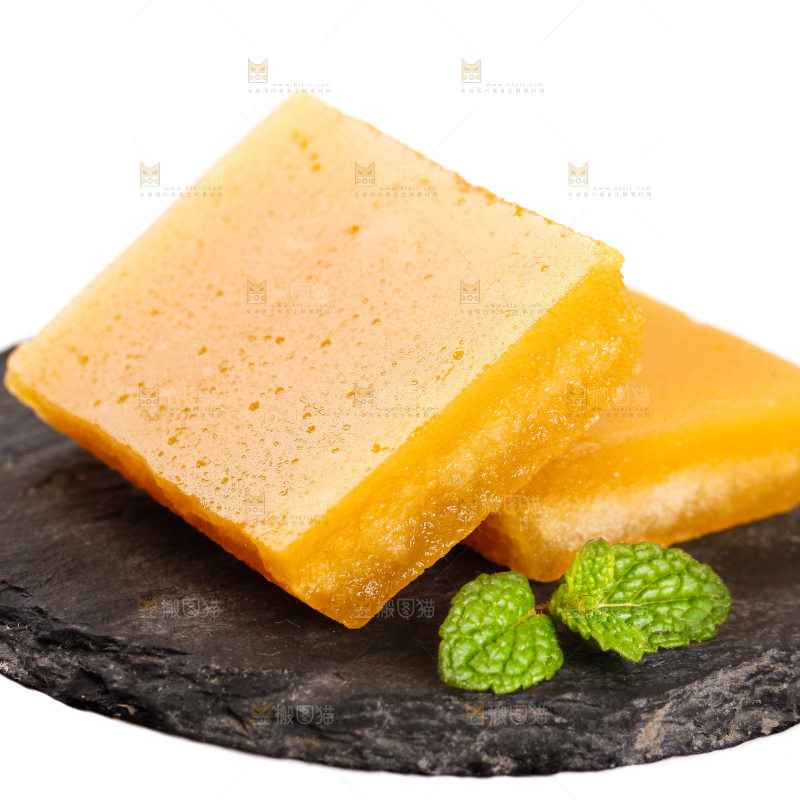 盘子里装着黄糖块