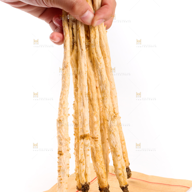 纸上放着沙参