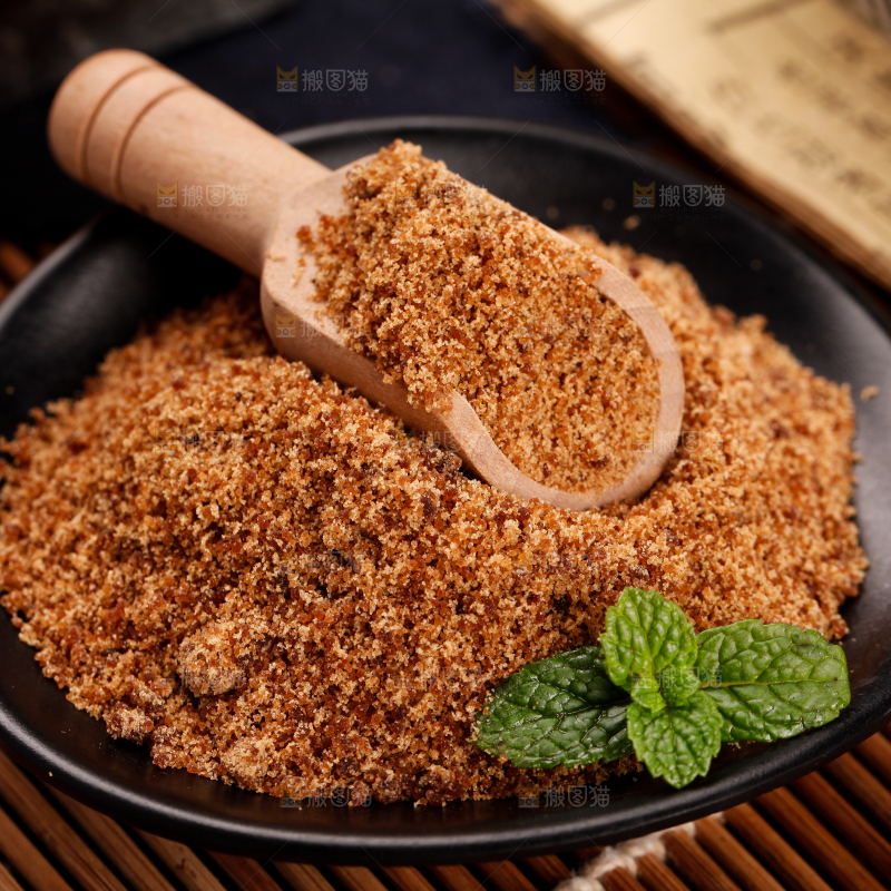 盘子里装着红糖粉