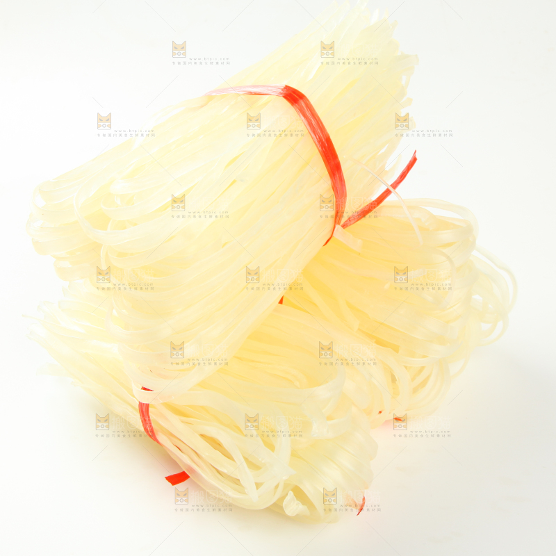 白底上的干河粉