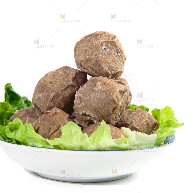 白底上放着一盘手工牛肉丸