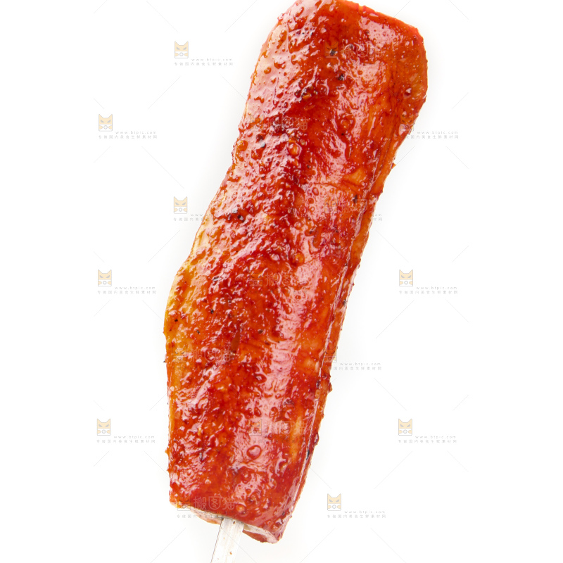 白底上的烤肠串