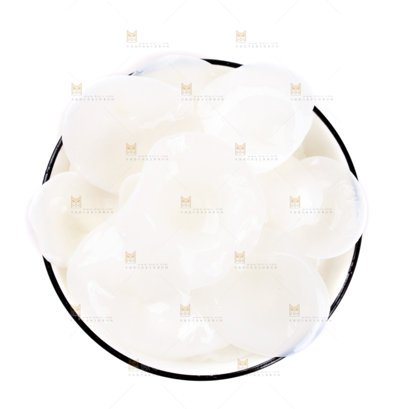 盘子里装着白木耳