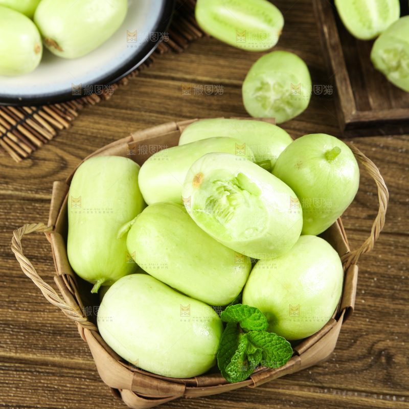 篮子里装着玉女瓜