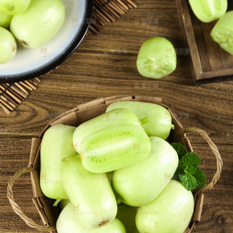 篮子里装着玉女瓜