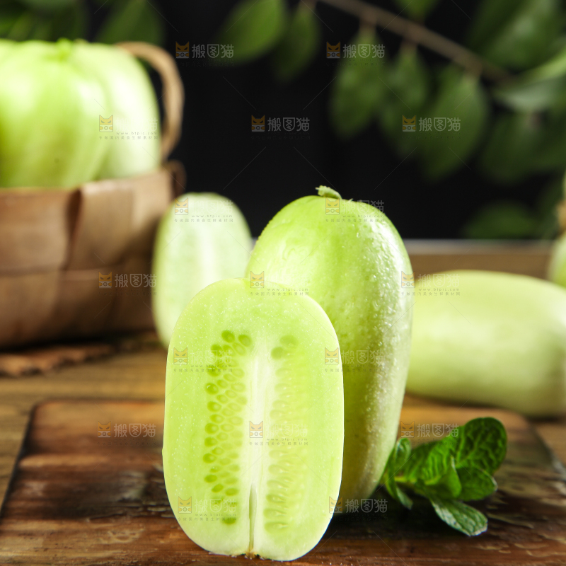 木盒子里装着玉女黄瓜
