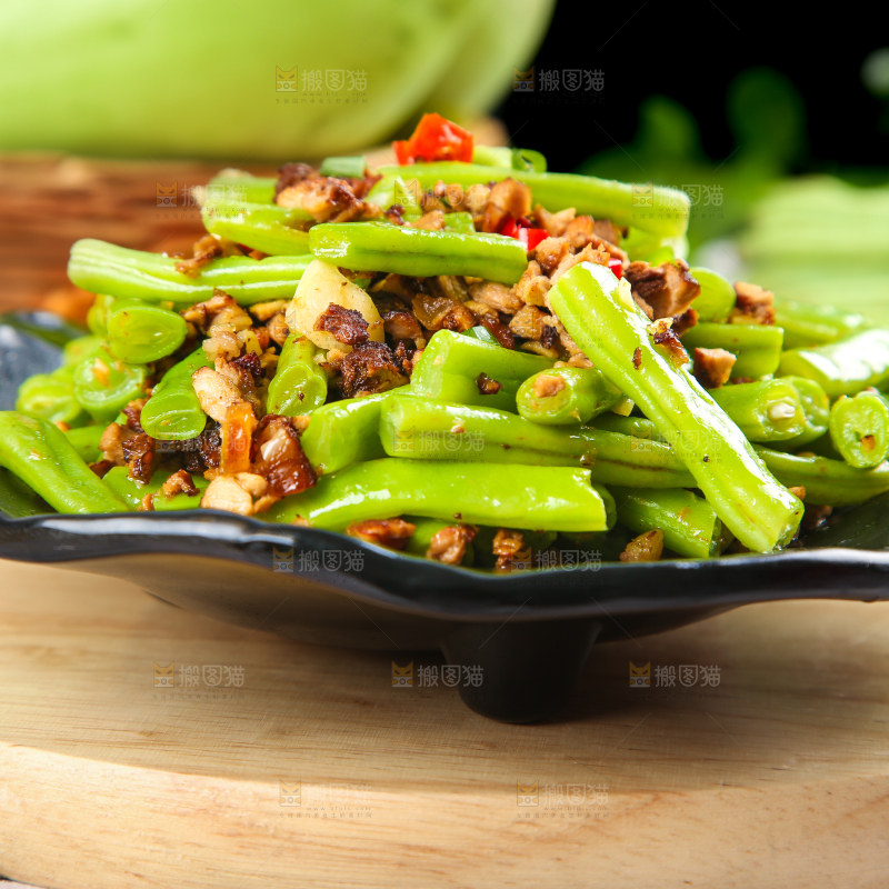 碟子里装着干煸四季豆