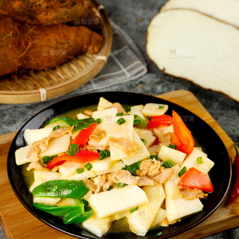 盘子装着山药炒肉