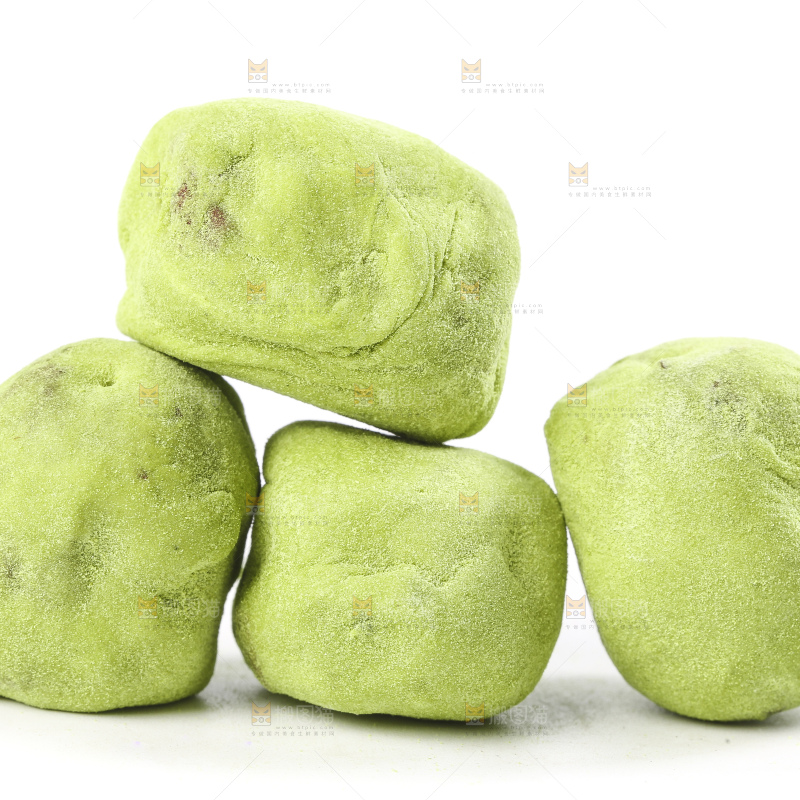 白底上的抹茶味奶枣