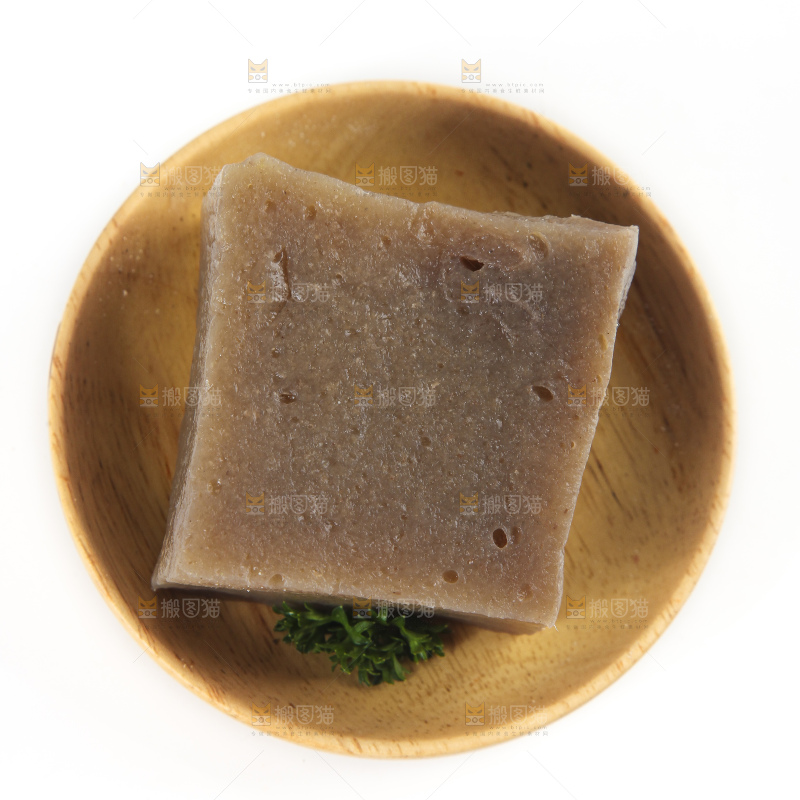 盘子里的魔芋豆腐
