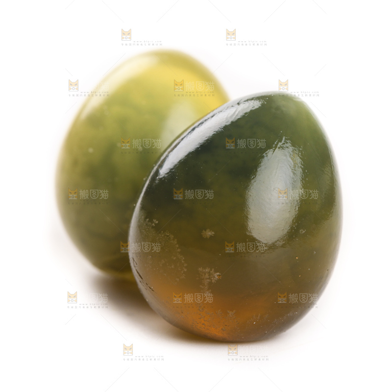 白底上的鹌鹑皮蛋