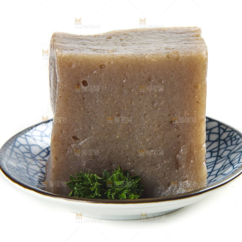 盘子里的魔芋豆腐
