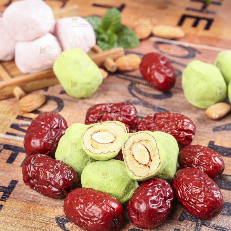 木板上的抹茶味奶枣