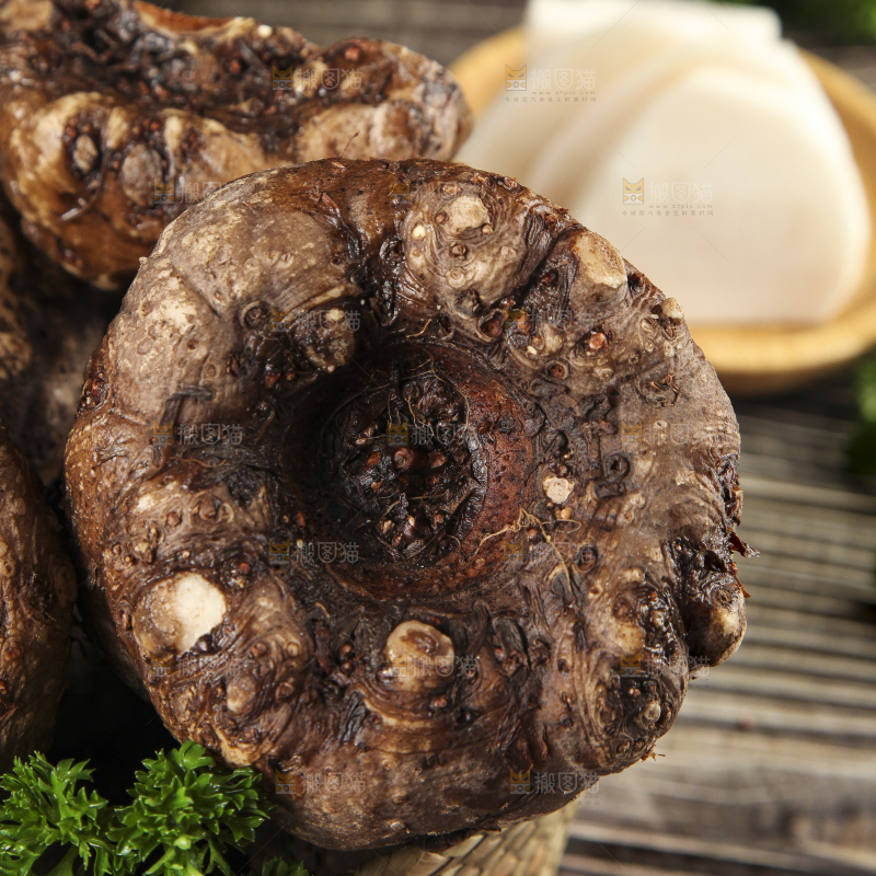 篮子里装着云南魔芋