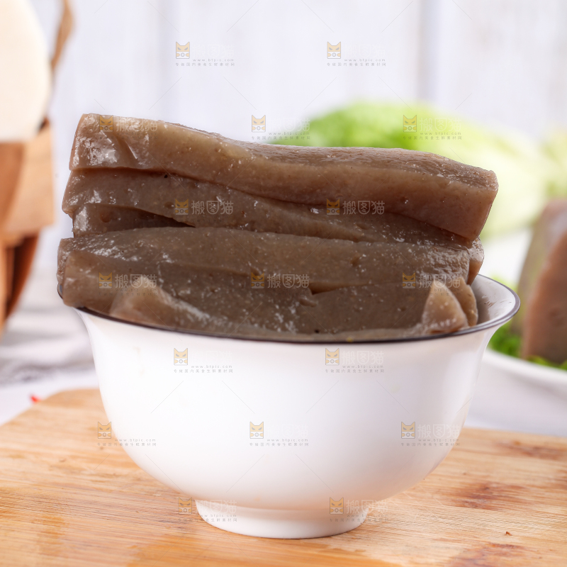浅底上的手工魔芋豆腐