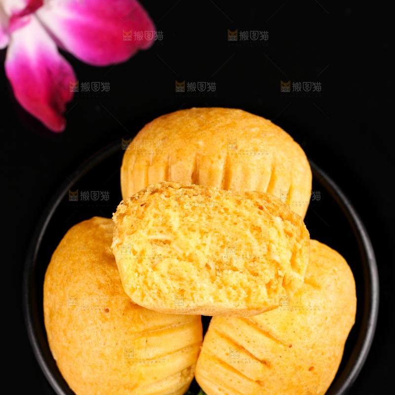 盘子里装着古法马拉糕