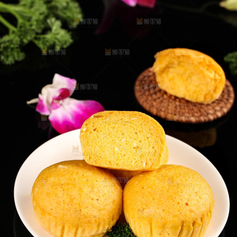 盘子里装着古法马拉糕