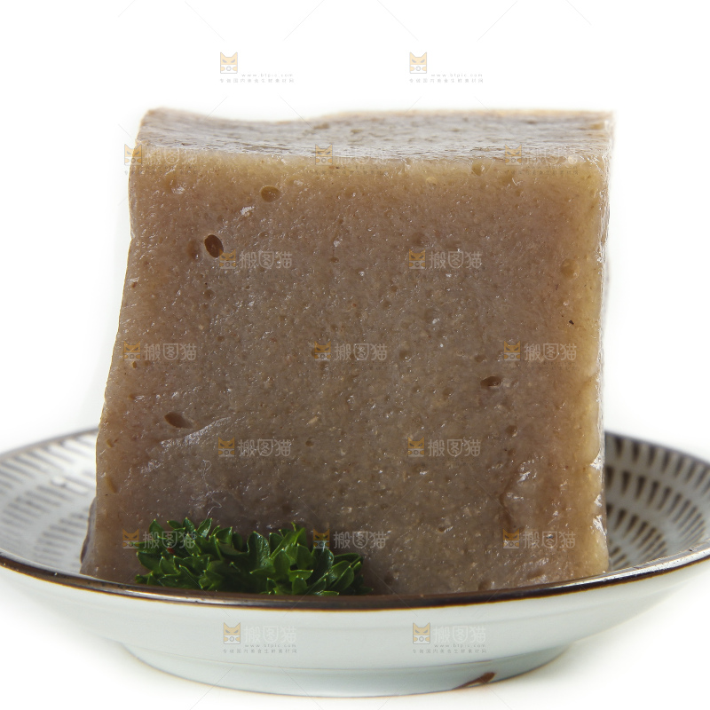 盘子里的魔芋豆腐