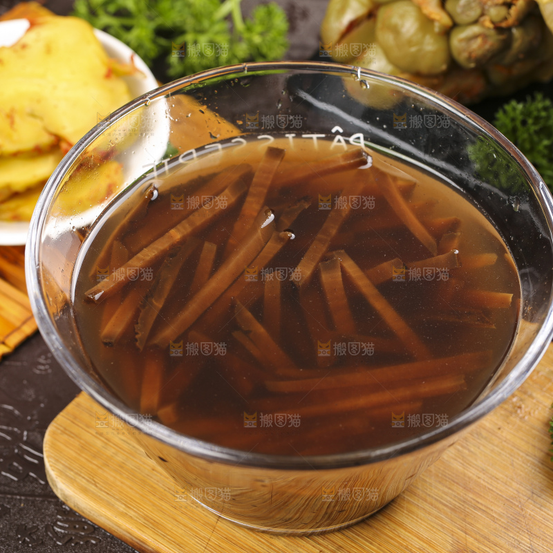 碗里泡着大头菜条