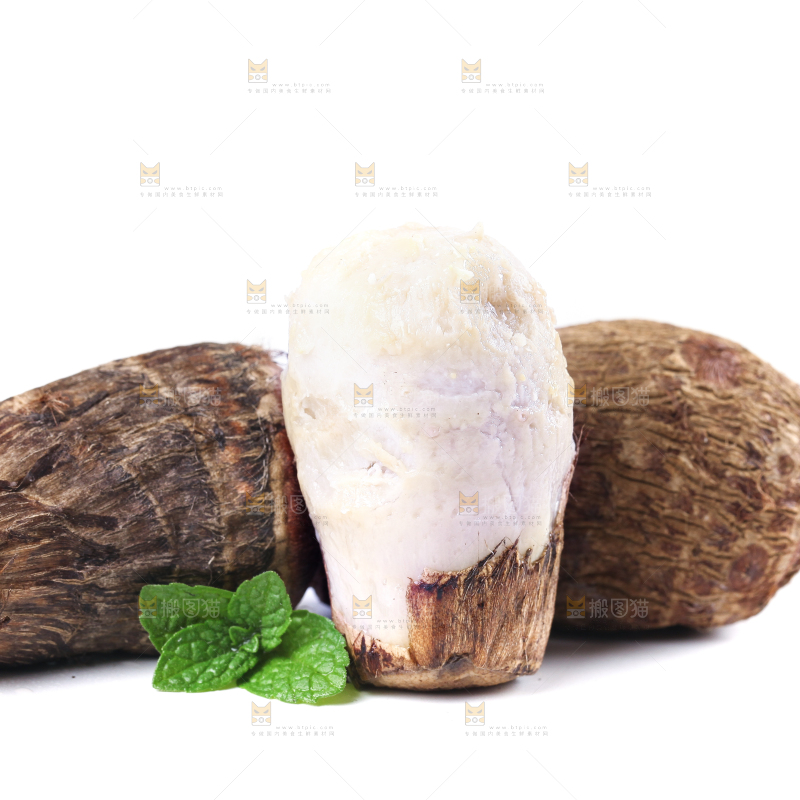 白底上摆放着牛奶小芋头