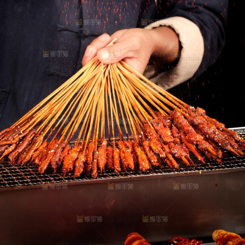 手拿烤串