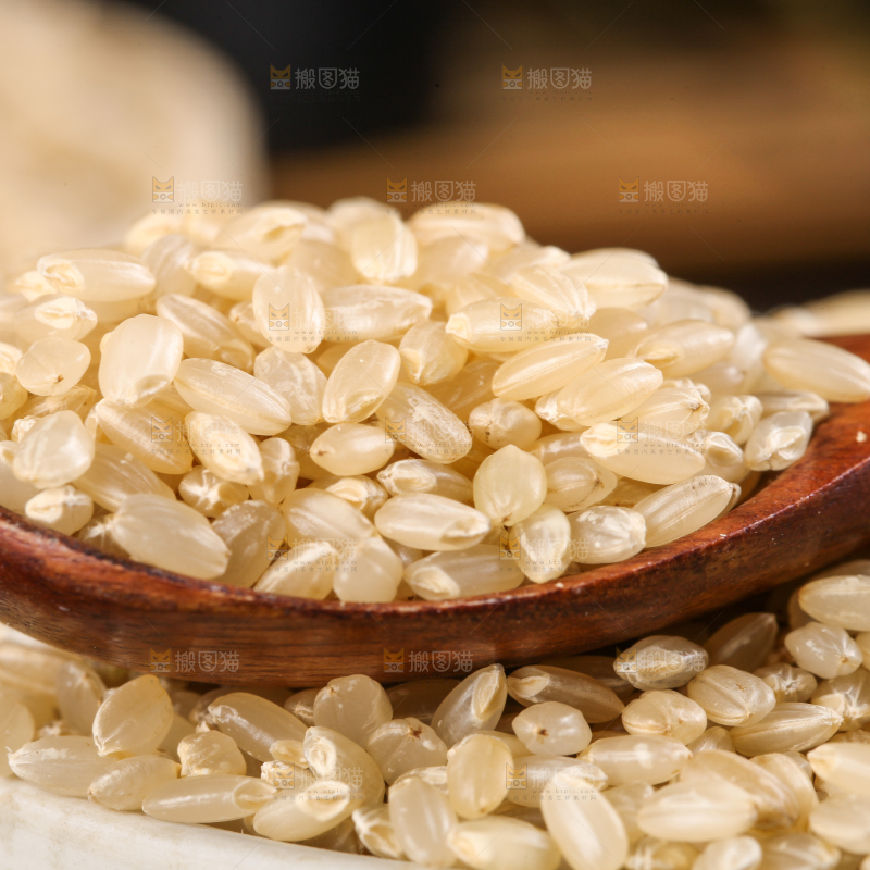 勺子里的富硒糙米