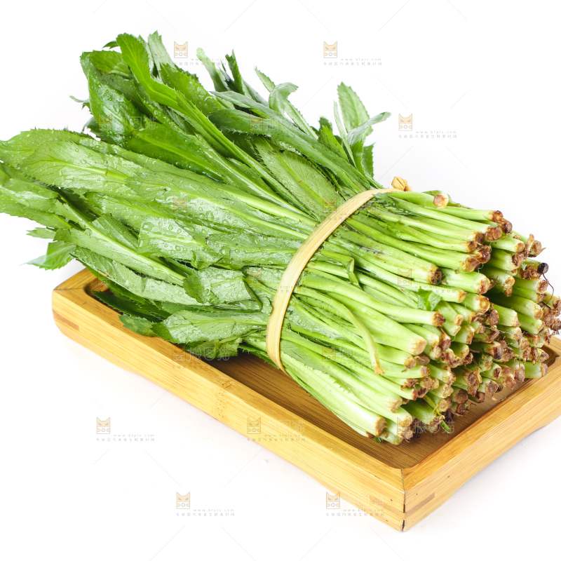 一盘云南大香菜放在白底上