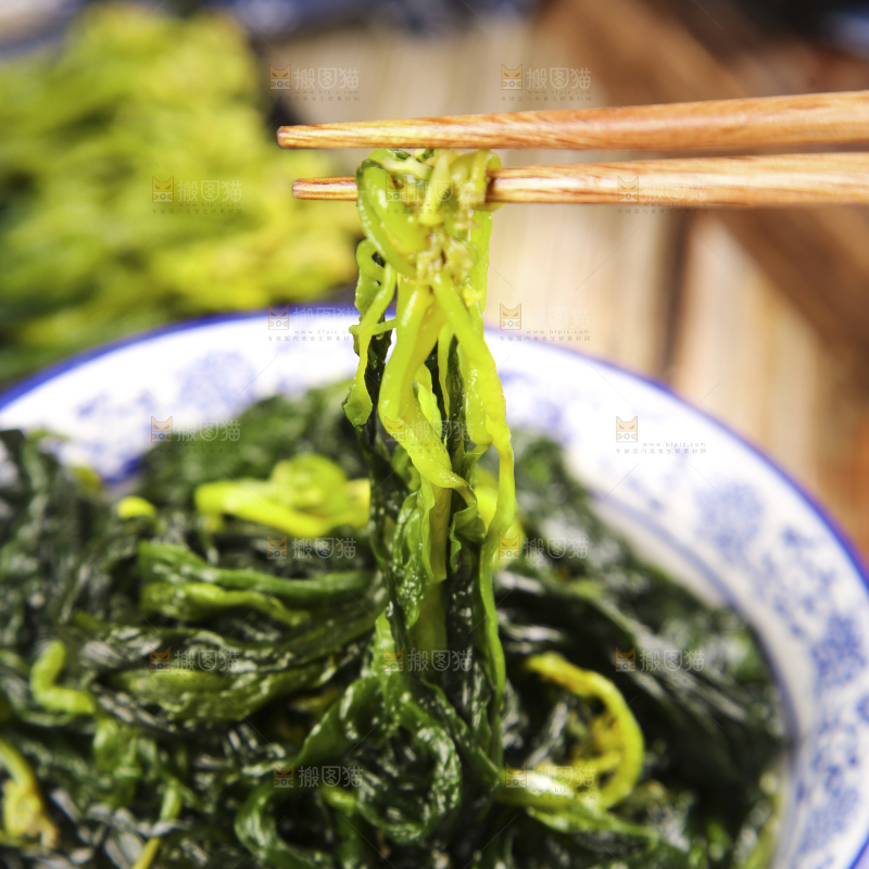 碗里装着闽峡海带苗