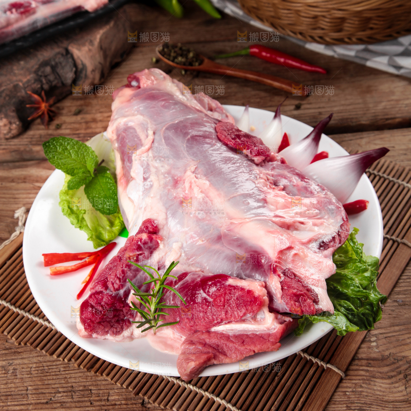 竹底上的贵州土黄牛肉